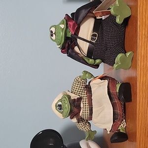 Russ frog figures.  Set of 2